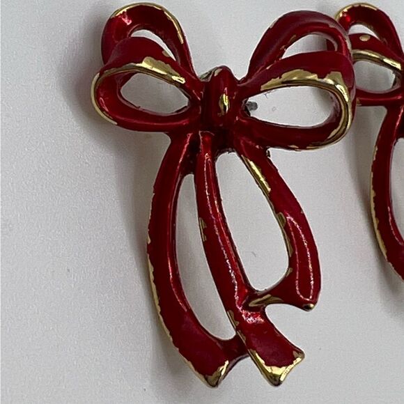 *3/$20* Gold tone and red bow earrings - Picture 2 of 4